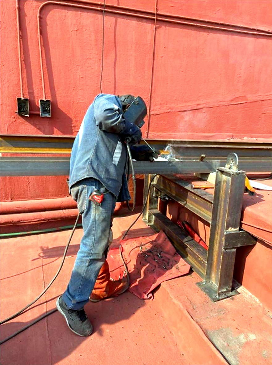 Corte y adecuación de la estructura metálica.