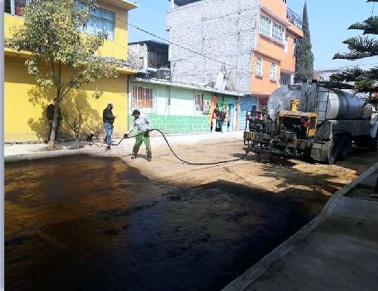 Sellado de la base antes del tendido, para que la carpeta ligue y no se desprenda con el uso.